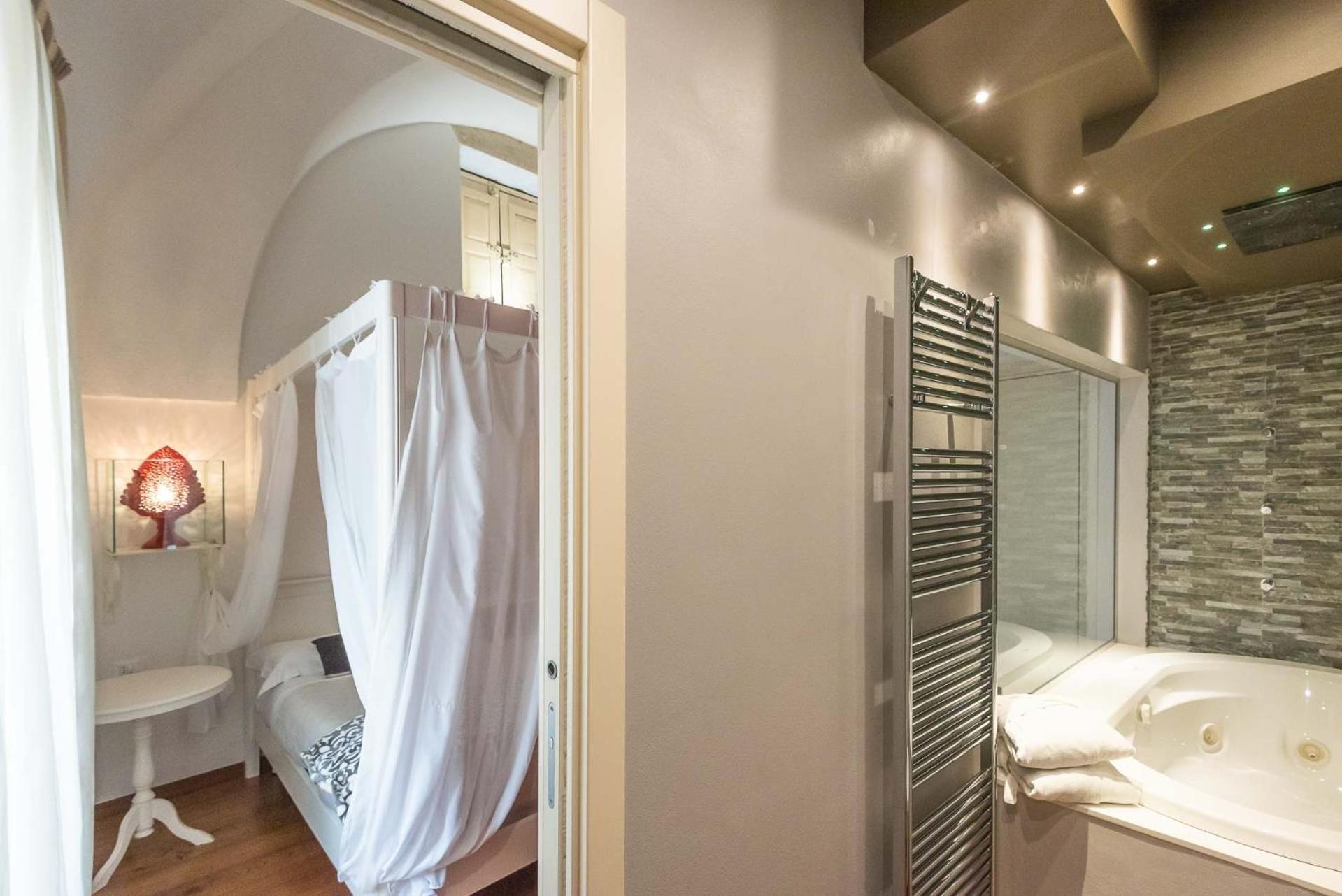 Le Nicchie luxury rooms Lecce Extérieur photo