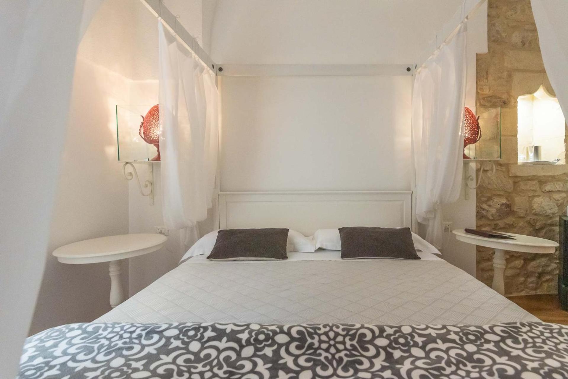 Le Nicchie luxury rooms Lecce Extérieur photo